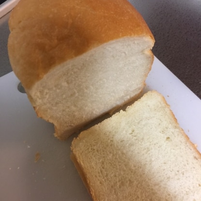 ふわふわで弾力のある美味しいパンができました♪